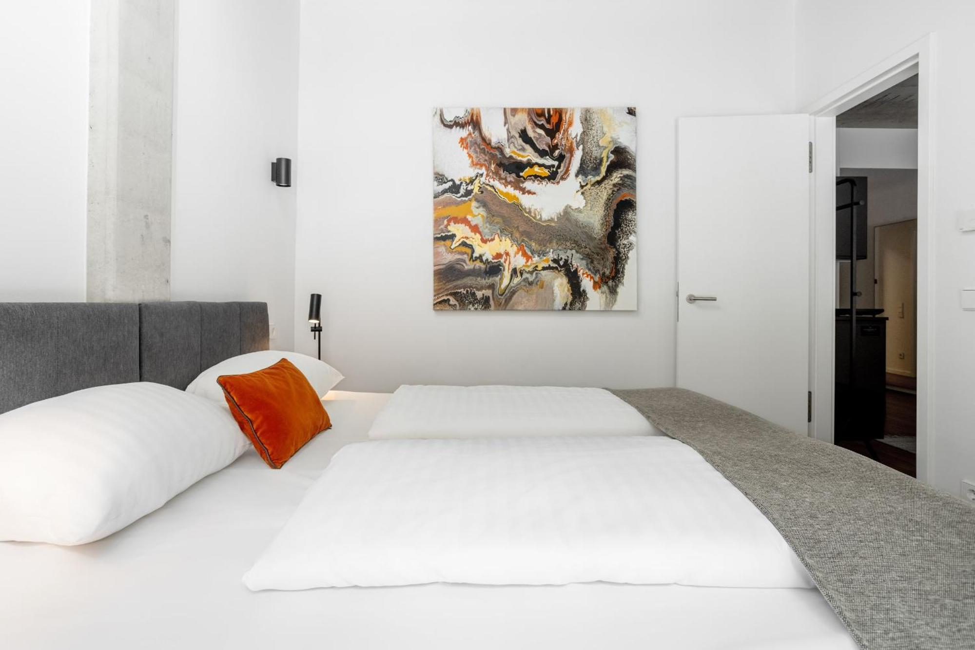 Deluxe One-Bedroom Apartment